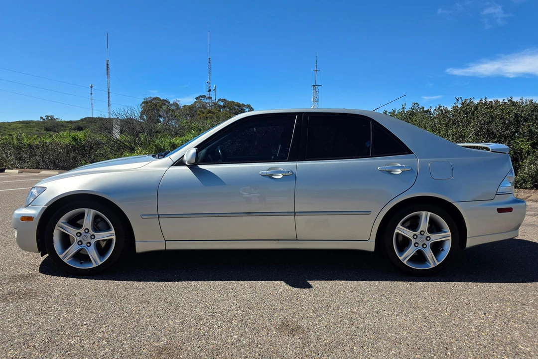 2001 Lexus IS 1st Gen - Image 3 of 31