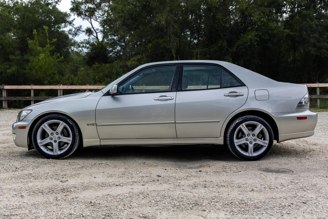 2001 Lexus IS 1st Gen - Image 3 of 31