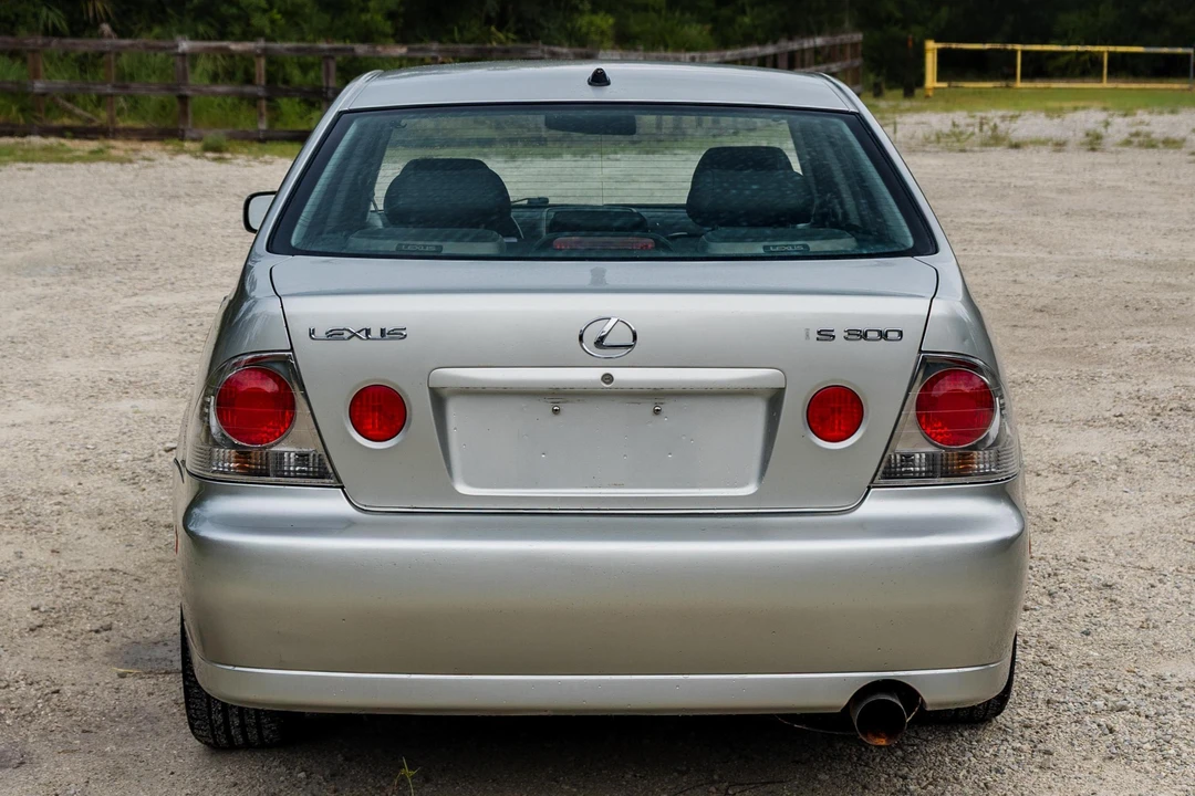 2001 Lexus IS 1st Gen - Image 5 of 31