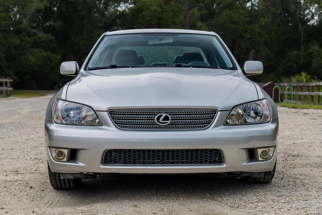 2001 Lexus IS 1st Gen - Image 2 of 31