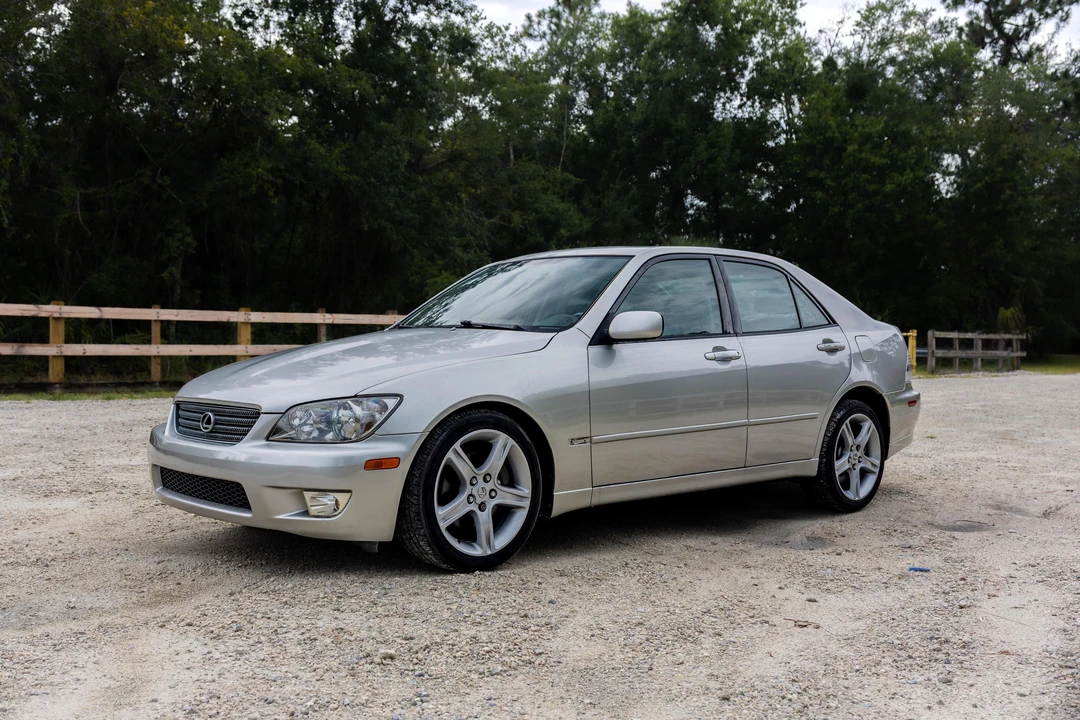 2001 Lexus IS 1st Gen - Image 10 of 31