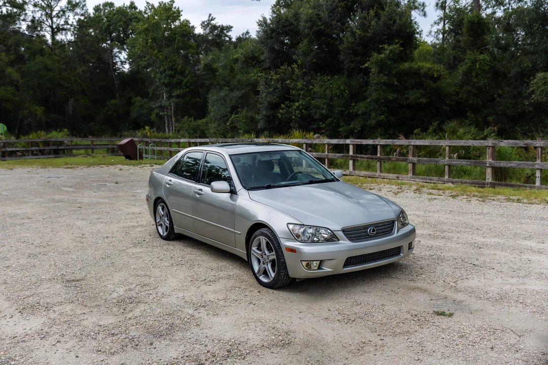 2001 Lexus IS 1st Gen - Image 29 of 31