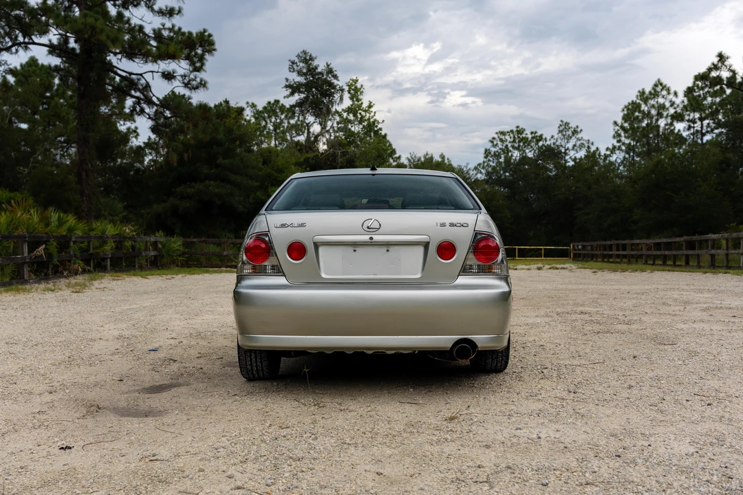 2001 Lexus IS 1st Gen - Image 20 of 31