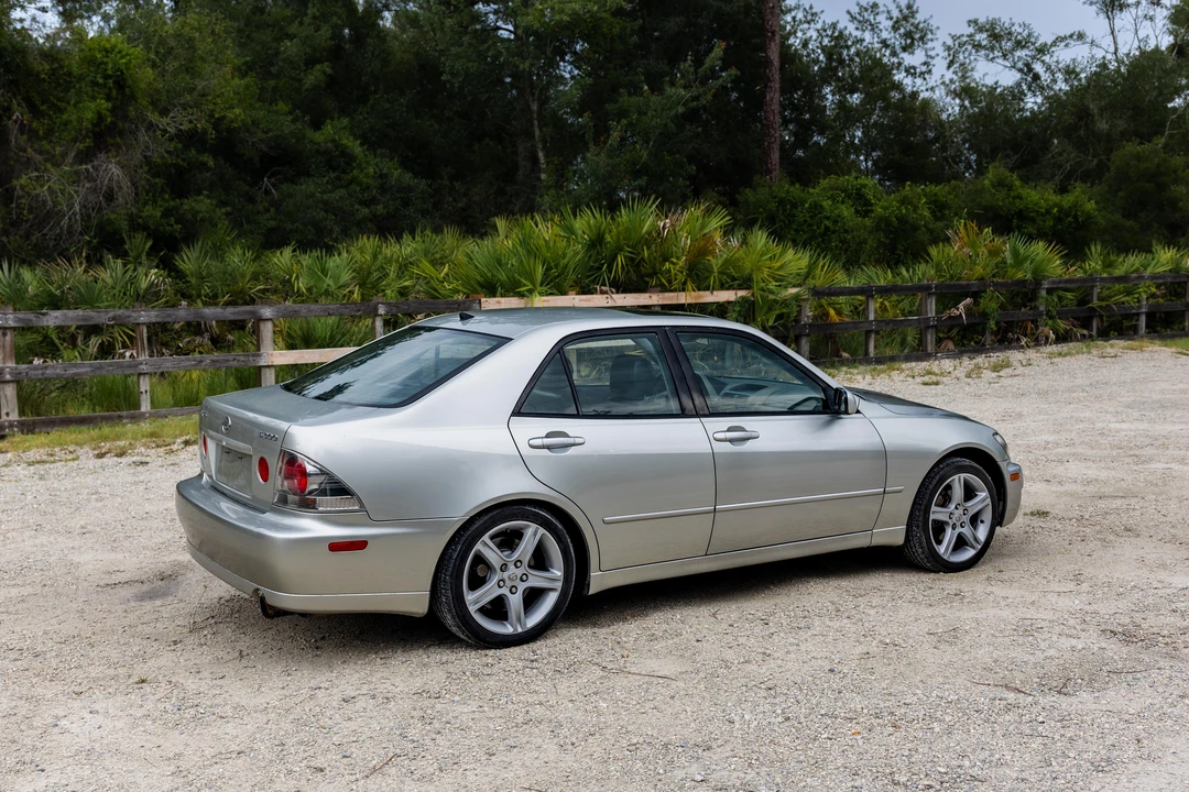 2001 Lexus IS 1st Gen - Image 24 of 31