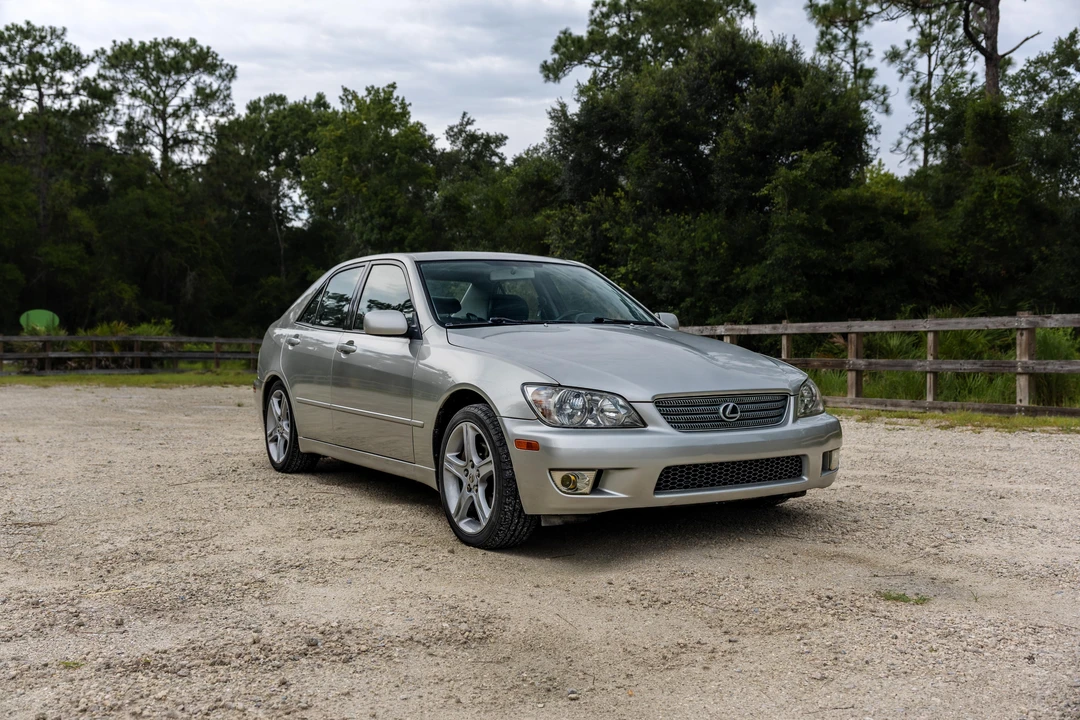 2001 Lexus IS 1st Gen - Image 30 of 31