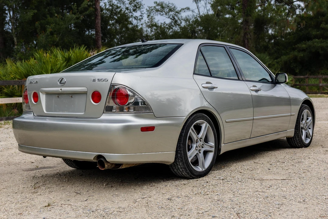2001 Lexus IS 1st Gen - Image 4 of 31
