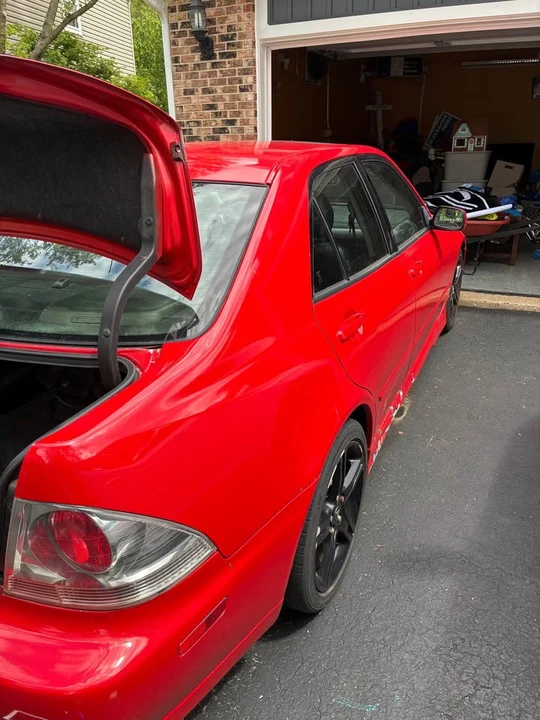 2001 Lexus IS 1st Gen - Image 2 of 10