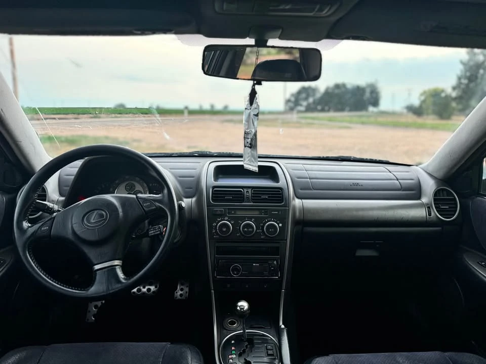2001 Lexus IS 1st Gen - Image 3 of 8