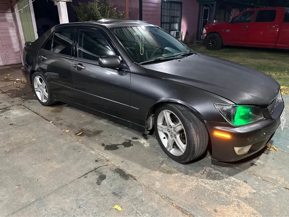 2001 Lexus IS 1st Gen - Image 9 of 11
