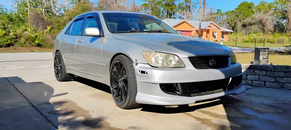 2001 Lexus IS 1st Gen - Image 3 of 3