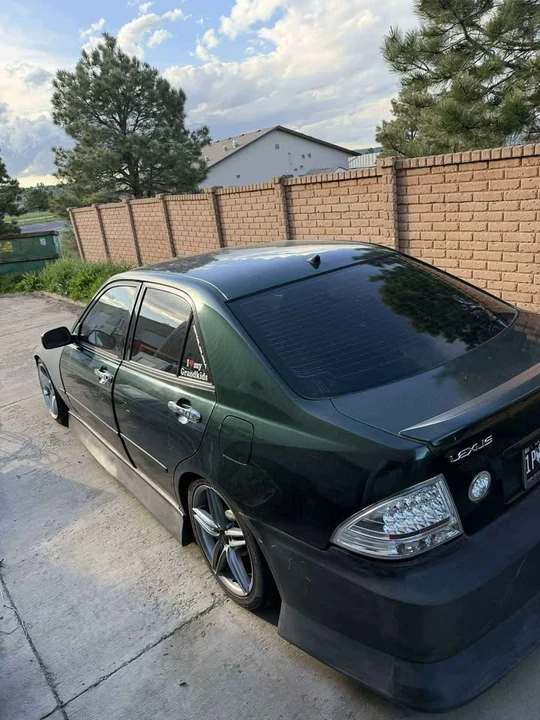 2001 Lexus IS 1st Gen - Image 2 of 10