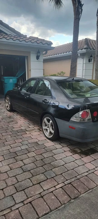 2001 Lexus IS 1st Gen - Image 2 of 8