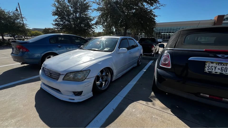 2001 Lexus IS 1st Gen - Image 2 of 7