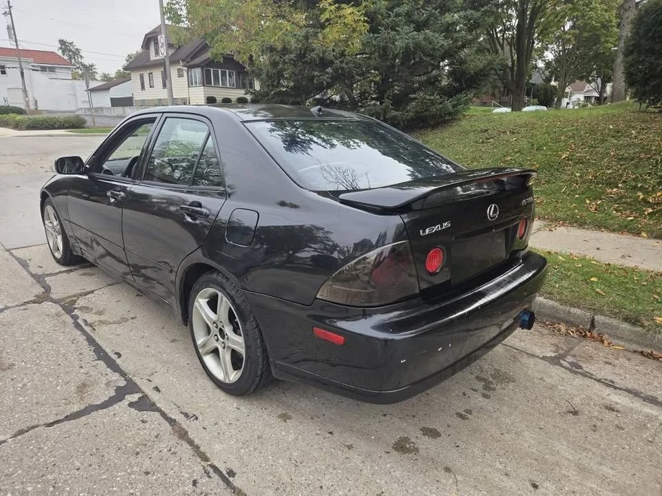 2001 Lexus IS 1st Gen - Image 3 of 11