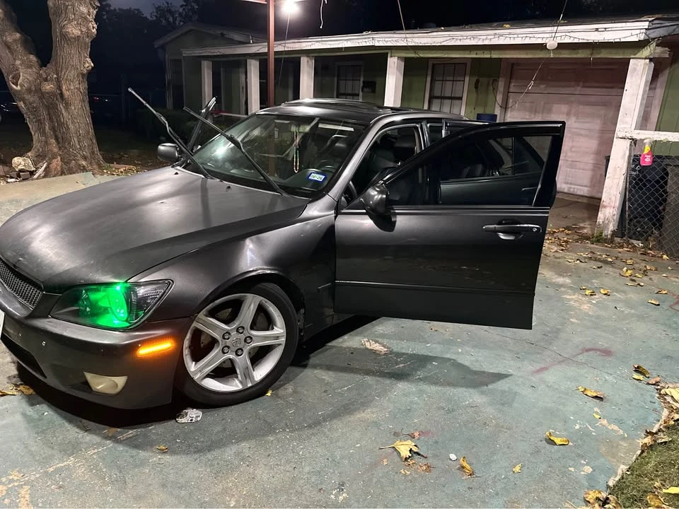 2001 Lexus IS 1st Gen - Image 8 of 11