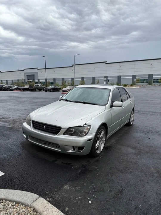 2001 Lexus IS 1st Gen - Image 2 of 8