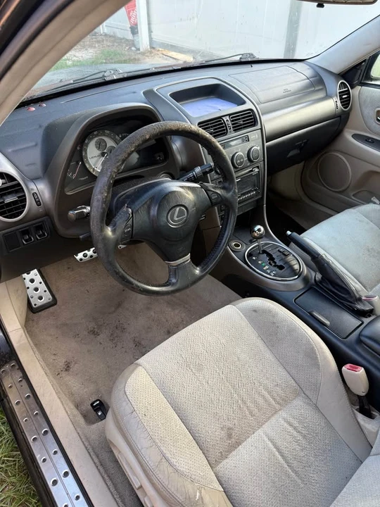 2001 Lexus IS 1st Gen - Image 3 of 4