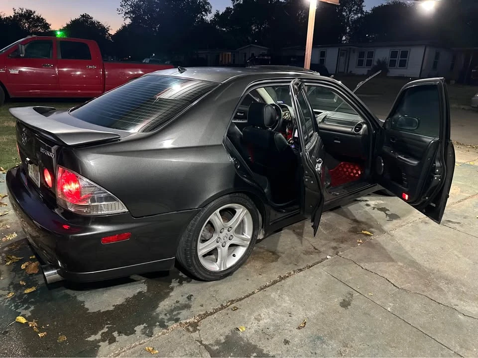 2001 Lexus IS 1st Gen - Image 11 of 11
