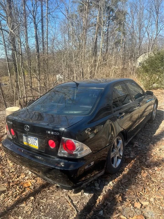 2001 Lexus IS 1st Gen - Image 2 of 6