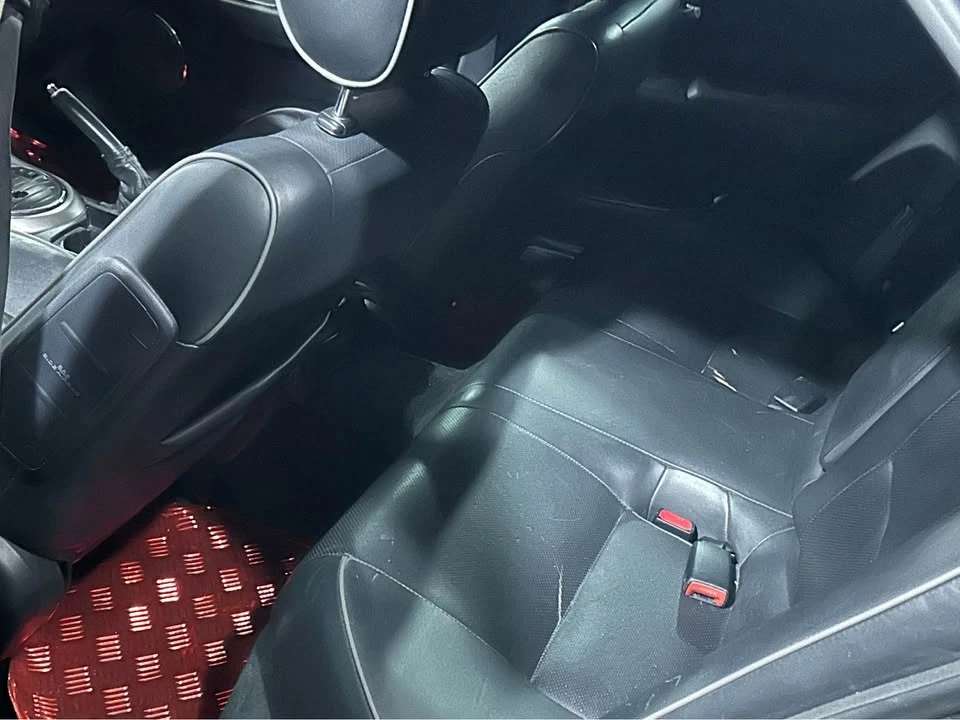 2001 Lexus IS 1st Gen - Image 5 of 11