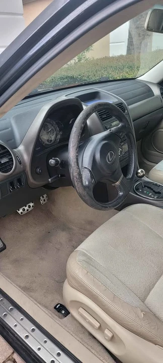 2001 Lexus IS 1st Gen - Image 5 of 8