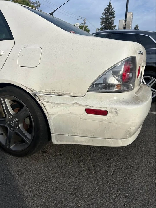 2001 Lexus IS 1st Gen - Image 4 of 4