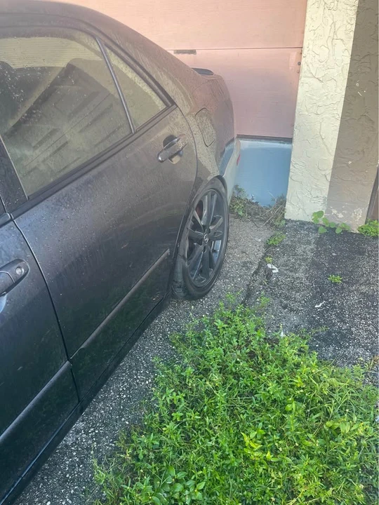 2001 Lexus IS 1st Gen - Image 2 of 6