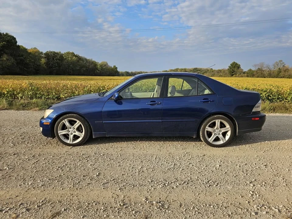 2001 Lexus IS 1st Gen - Image 3 of 12