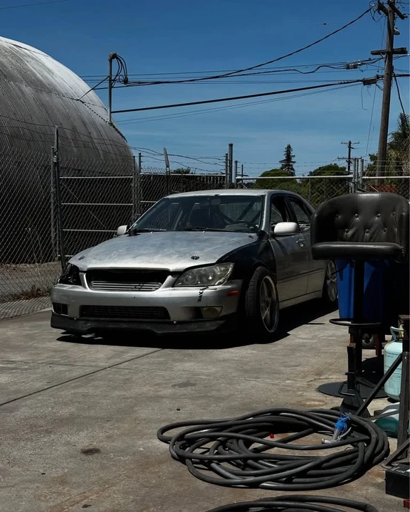2001 Lexus IS 1st Gen - Image 4 of 4