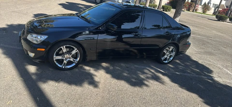 2001 Lexus IS 1st Gen - Image 2 of 7