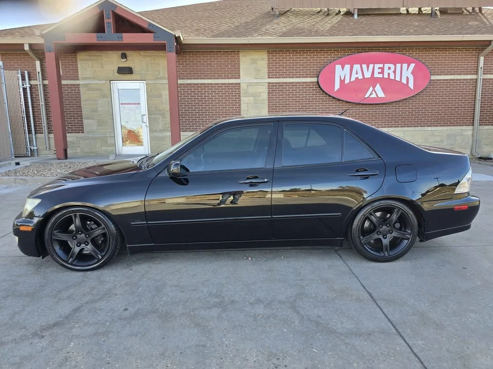2001 Lexus IS 1st Gen - Image 5 of 14