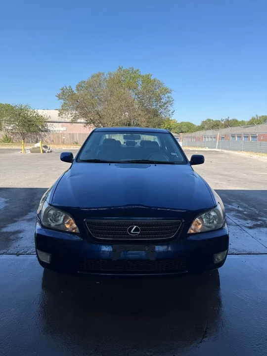 2001 Lexus IS 1st Gen - Image 4 of 13