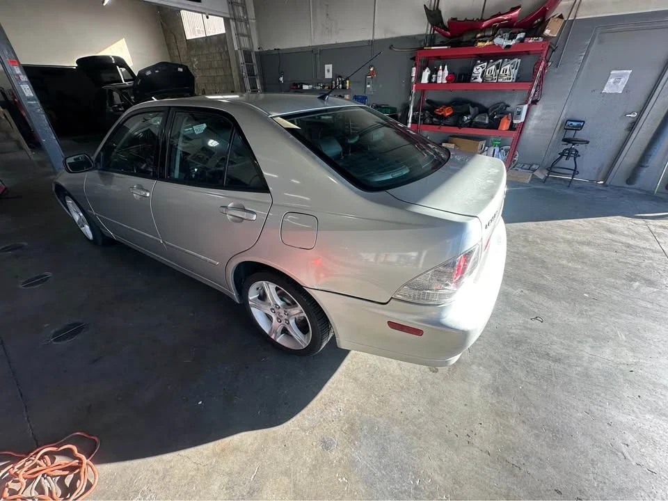 2001 Lexus IS 1st Gen - Image 2 of 6