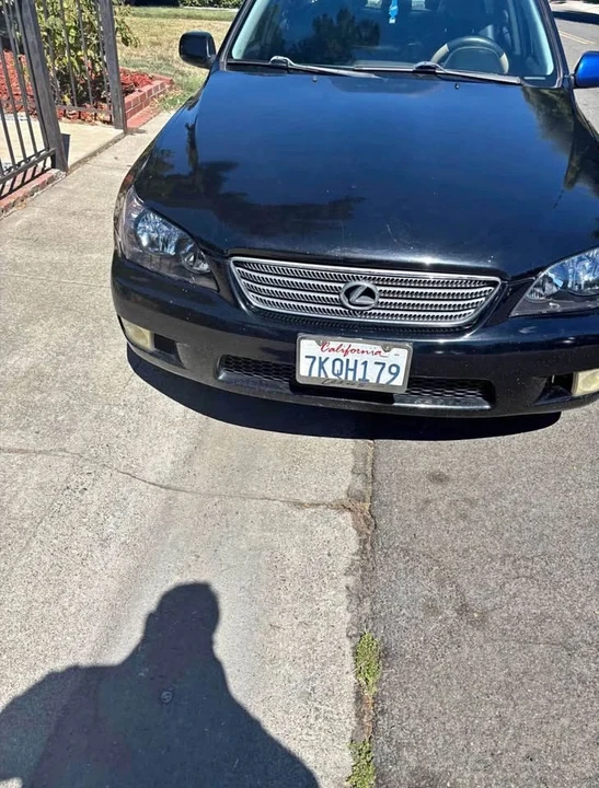 2001 Lexus IS 1st Gen - Image 3 of 10