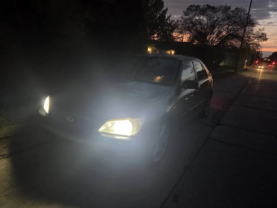 2001 Lexus IS 1st Gen - Image 10 of 11