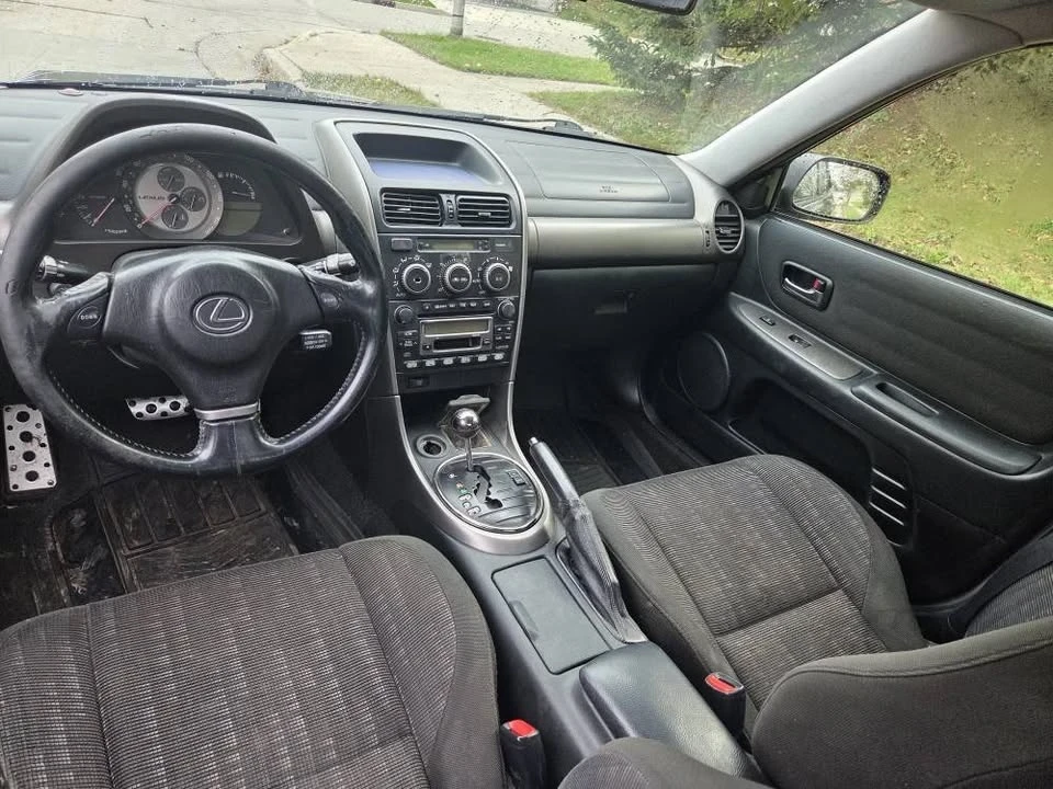 2001 Lexus IS 1st Gen - Image 4 of 11