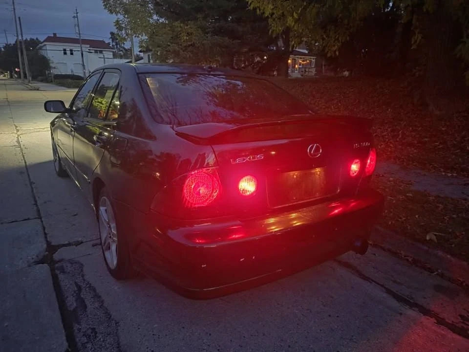 2001 Lexus IS 1st Gen - Image 11 of 11