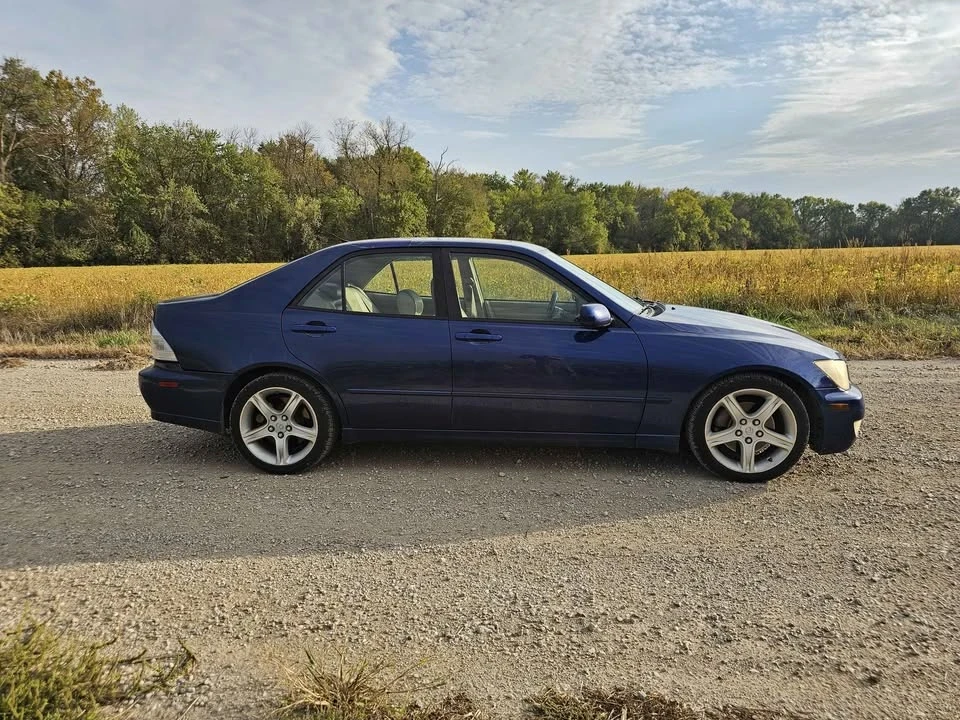 2001 Lexus IS 1st Gen - Image 6 of 12