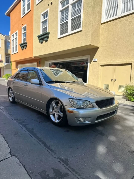 2001 Lexus IS 1st Gen - Image 2 of 7