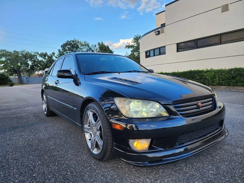 2001 Lexus IS 1st Gen - Image 2 of 11