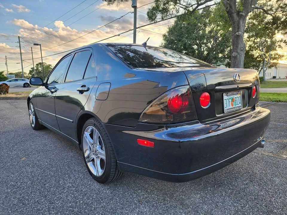 2001 Lexus IS 1st Gen - Image 4 of 11