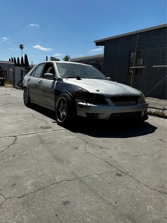 2001 Lexus IS 1st Gen - Image 3 of 4
