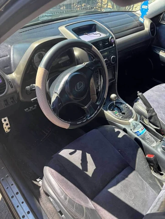 2001 Lexus IS 1st Gen - Image 10 of 10