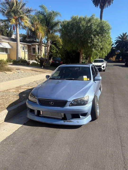 2001 Lexus IS 1st Gen - Image 4 of 5