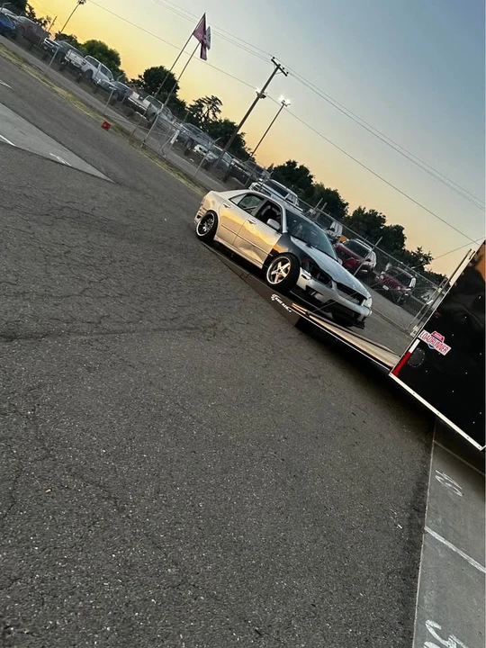 2001 Lexus IS 1st Gen - Image 2 of 4