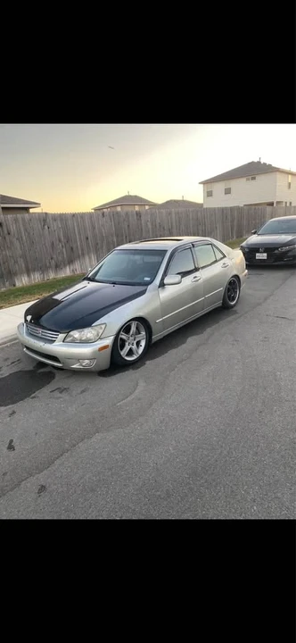 2001 Lexus IS 1st Gen - Image 2 of 6