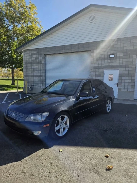 2001 Lexus IS 1st Gen - Image 14 of 15