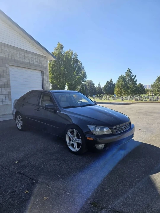 2001 Lexus IS 1st Gen - Image 15 of 15