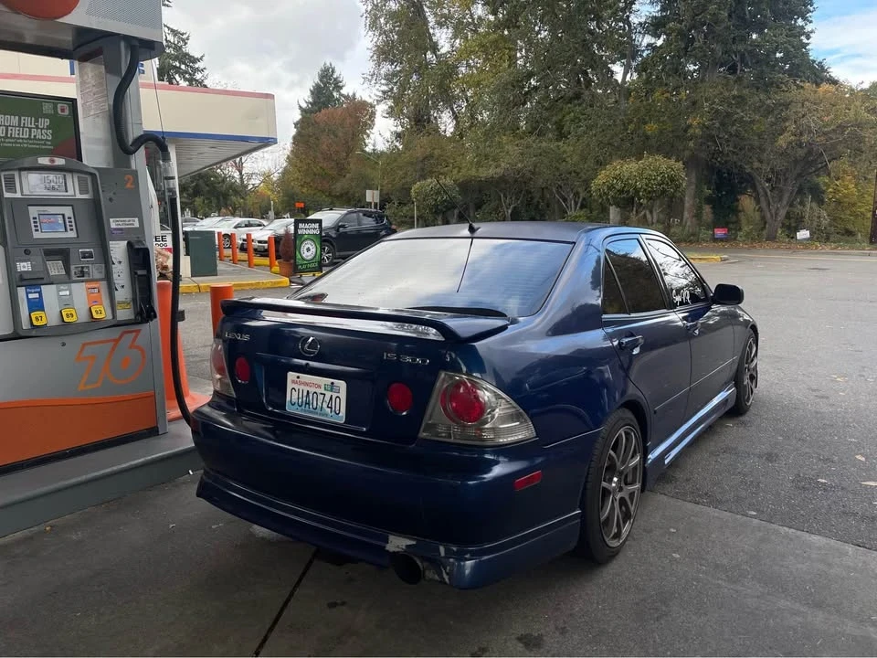 2001 Lexus IS 1st Gen - Image 4 of 9