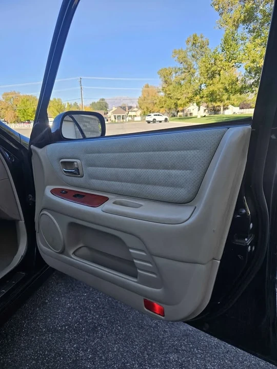 2001 Lexus IS 1st Gen - Image 11 of 15